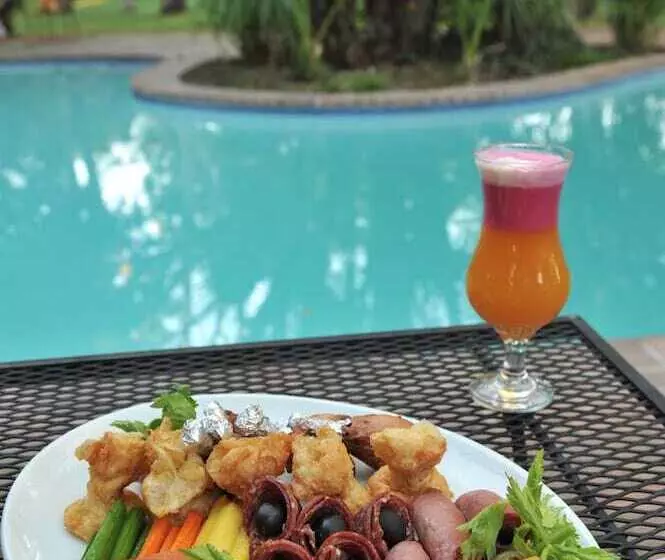 هتل Cresta Marang Gardens