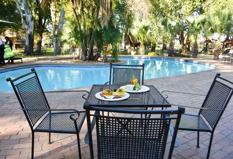 בית מלון כפרי Cresta Marang Gardens