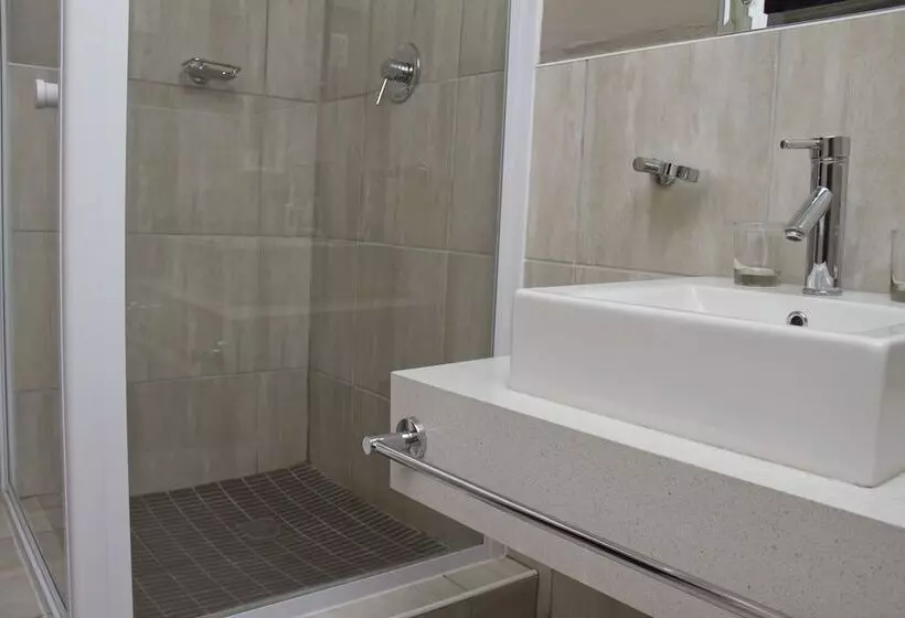 هتل Cresta Marang Gardens