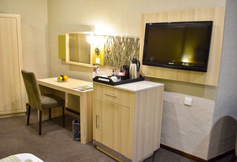 בית מלון כפרי Cresta Marang Gardens