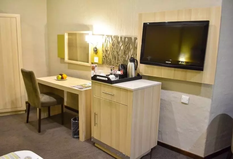 هتل Cresta Marang Gardens