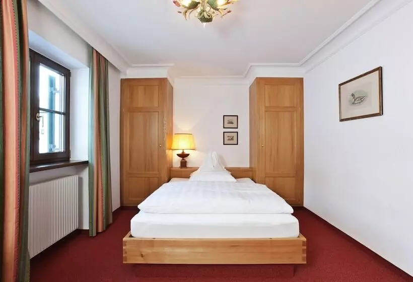 Hotel Hinterwies – Ski In / Lodge / Dine