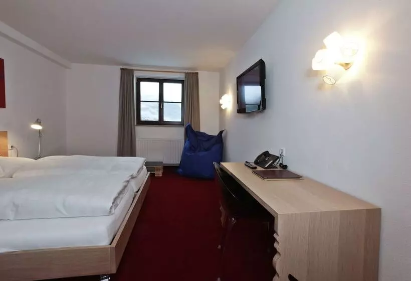 Hotel Hinterwies – Ski In / Lodge / Dine