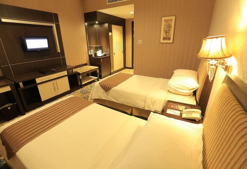 Отель Horison Kendari