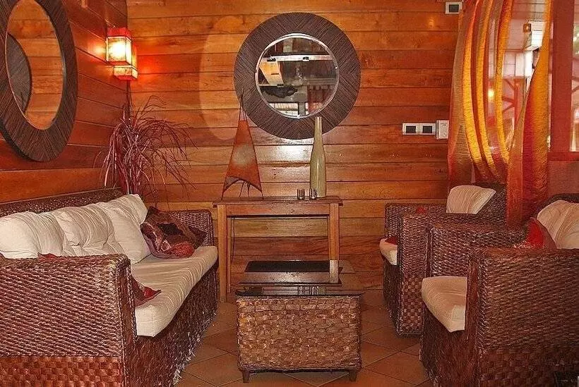 هتل Laguna