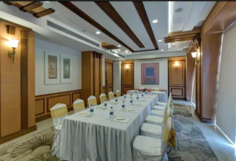 هتل Royal Tulip Navi Mumbai