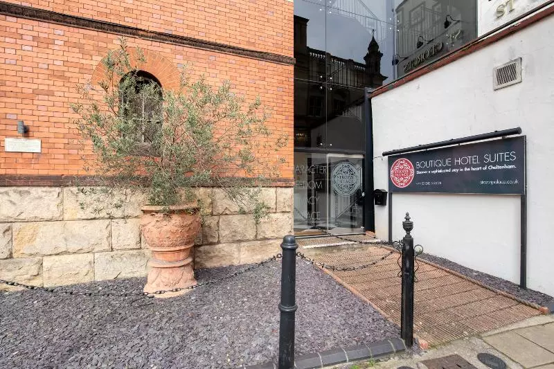 Hotel Strozzi Palace Suites By Mansley