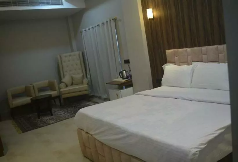 Maharaja Hotel & Banquet