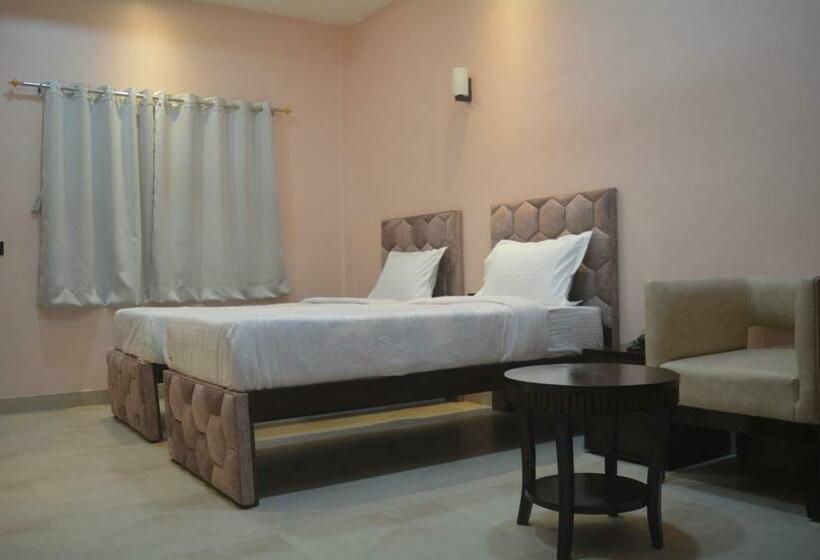 Maharaja Hotel & Banquet