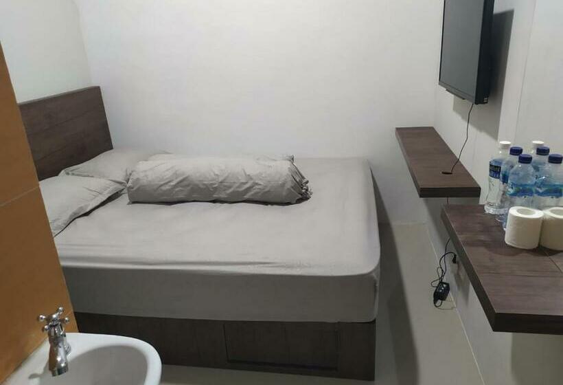 پانسیون Rooms At Josapa Guest House