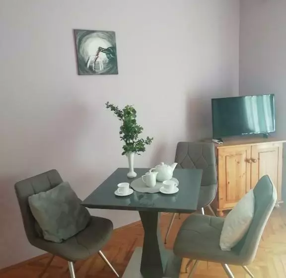 Szilvia Apartman