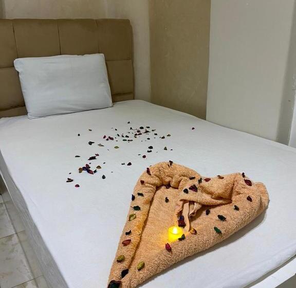 New Abdeen Palace Hostel