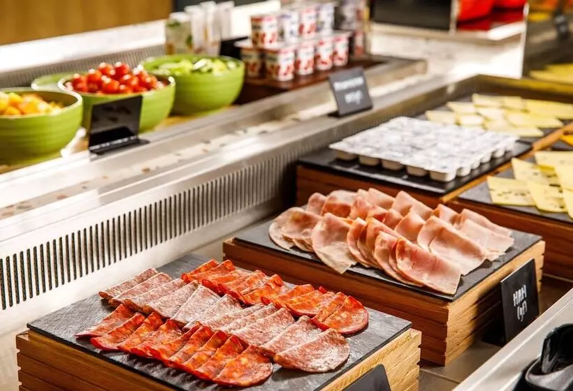 Hotelli Holiday Inn Manchester Airport T2, An Ihg