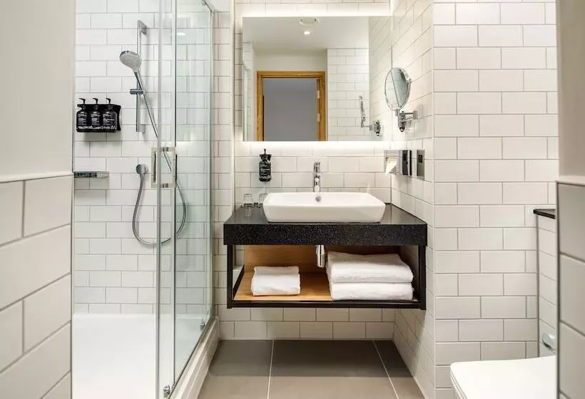 Hotelli Holiday Inn Manchester Airport T2, An Ihg