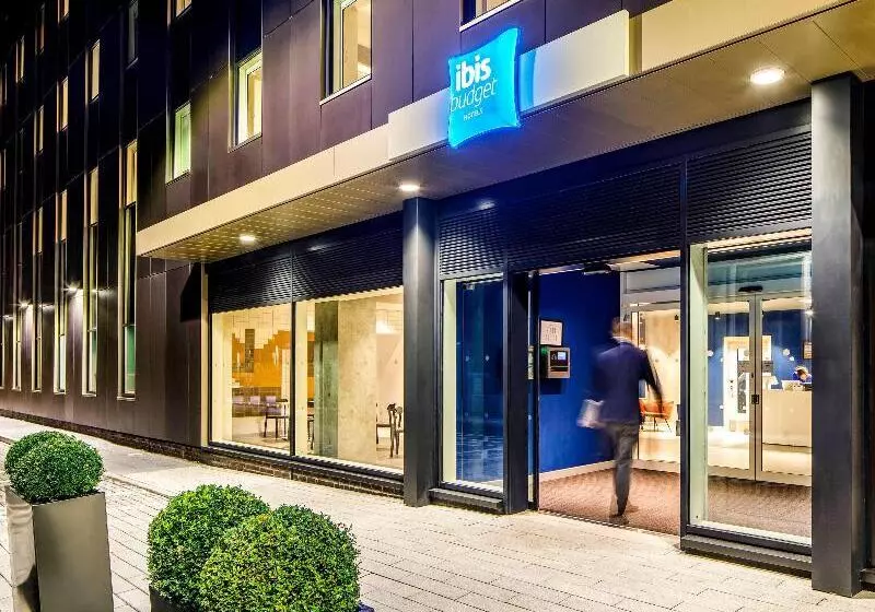 Hotelli Holiday Inn Manchester Airport T2, An Ihg