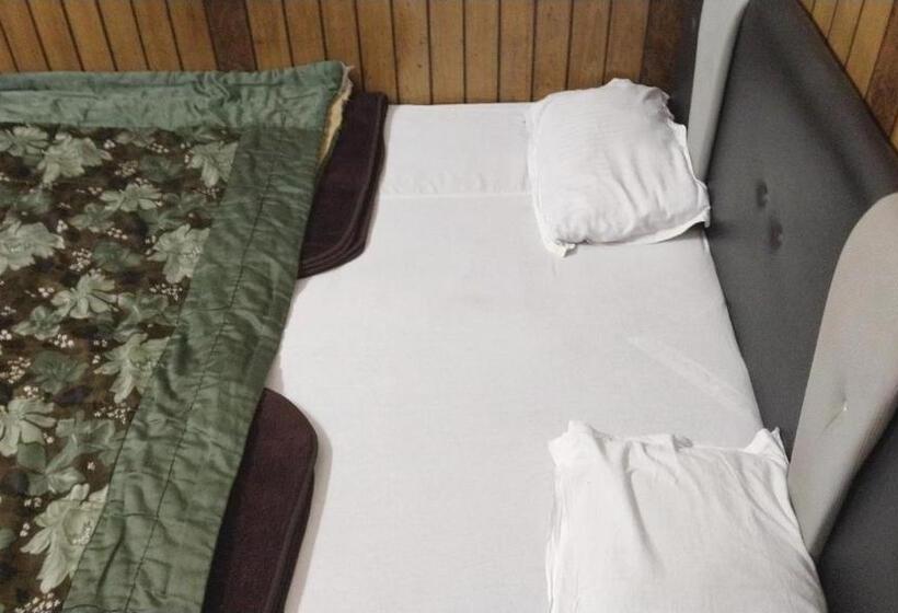 בית מלון כפרי Oyo 88186 Hariyali Resort