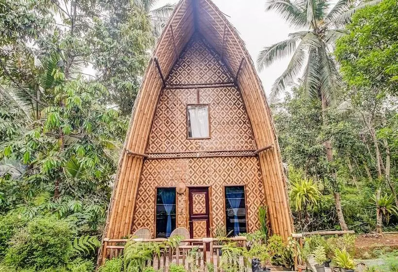 Hotelli Oyo Homes 91114 Desa Wisata Bangunharja