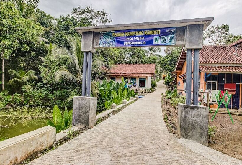 בית מלון כפרי Oyo Homes 91114 Desa Wisata Bangunharja