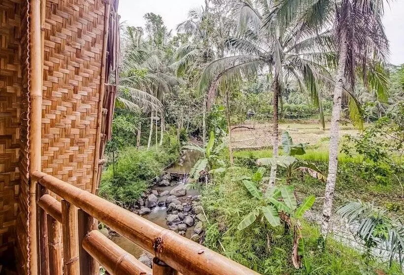 Hotelli Oyo Homes 91114 Desa Wisata Bangunharja