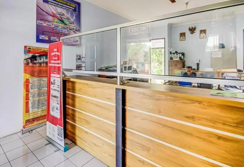 Hotelli Oyo Homes 91114 Desa Wisata Bangunharja