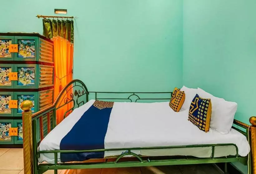 Hotelli Oyo Homes 91114 Desa Wisata Bangunharja