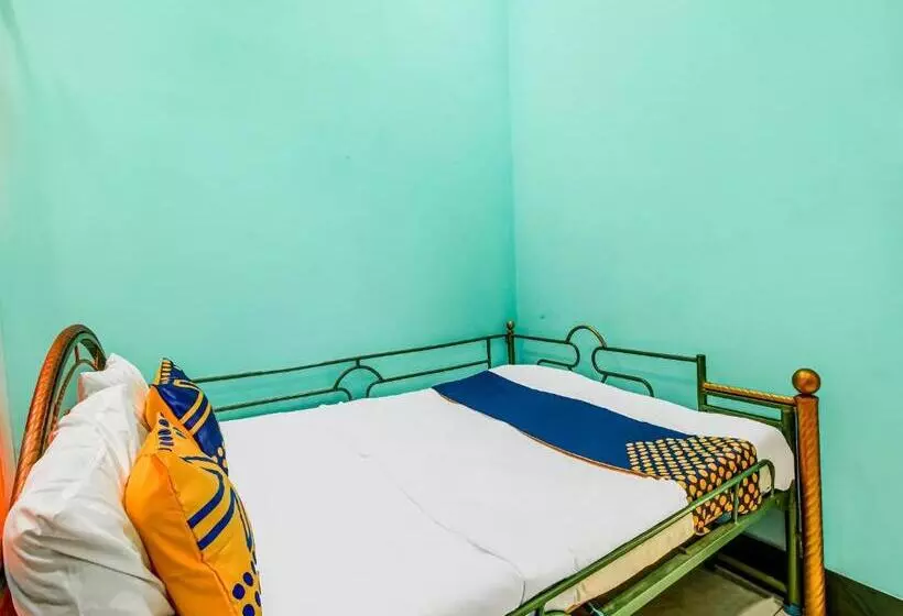 Hotelli Oyo Homes 91114 Desa Wisata Bangunharja