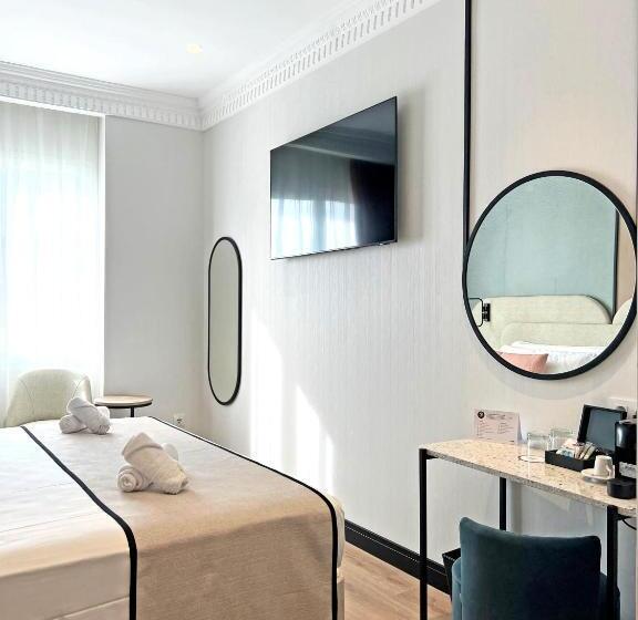 Отель Soho Boutique Turia