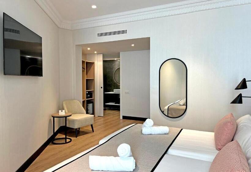 Отель Soho Boutique Turia