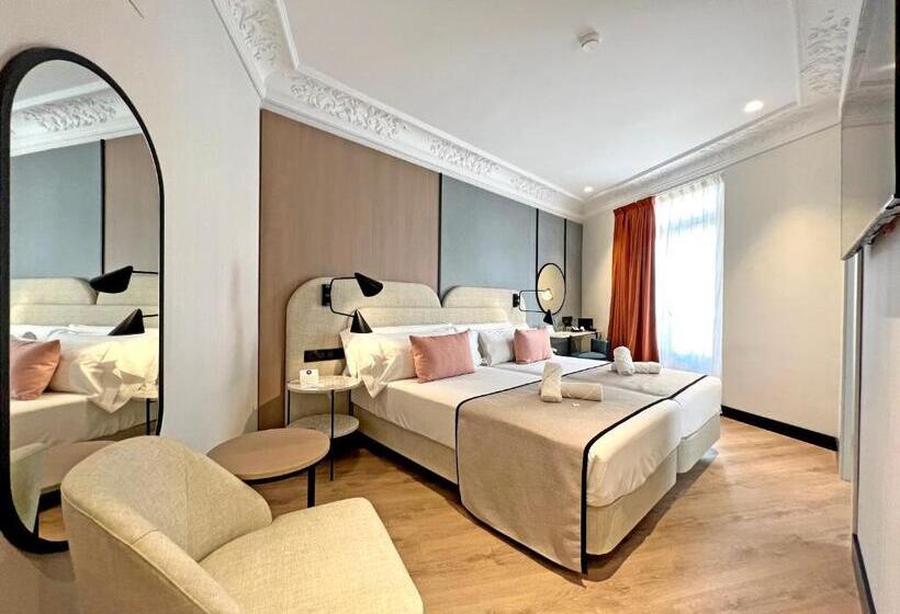 Отель Soho Boutique Turia