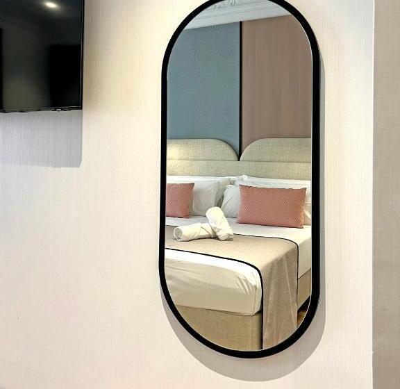 Отель Soho Boutique Turia