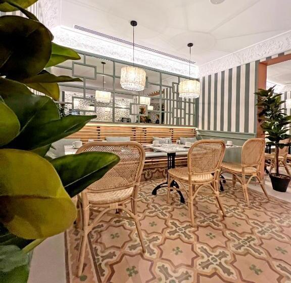 Отель Soho Boutique Turia