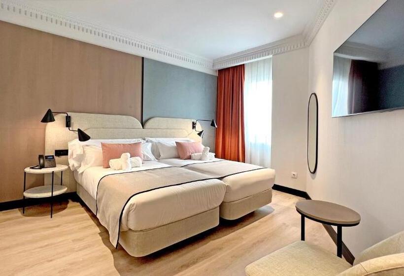 Отель Soho Boutique Turia