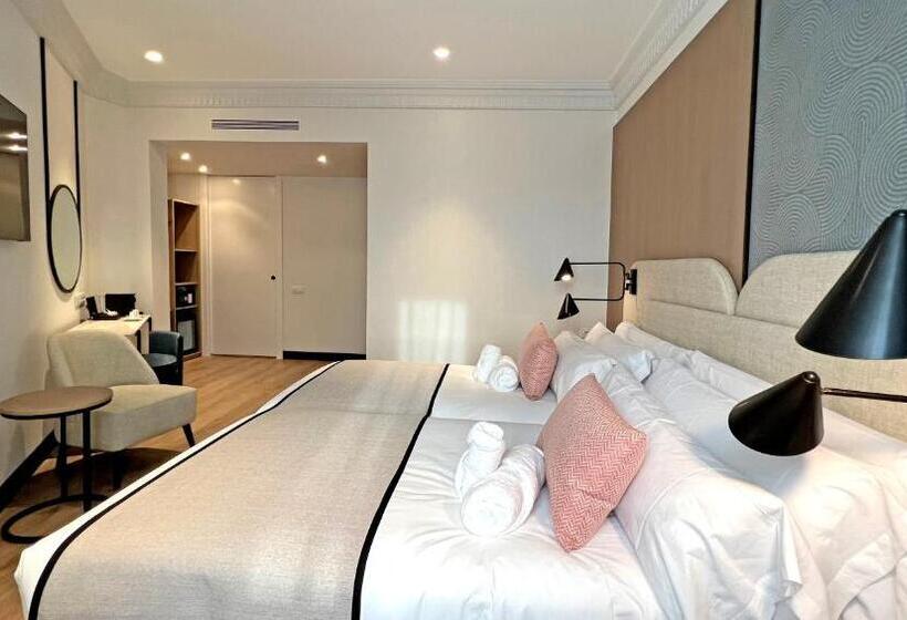 Отель Soho Boutique Turia