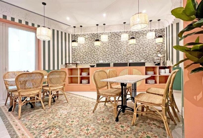 Отель Soho Boutique Turia