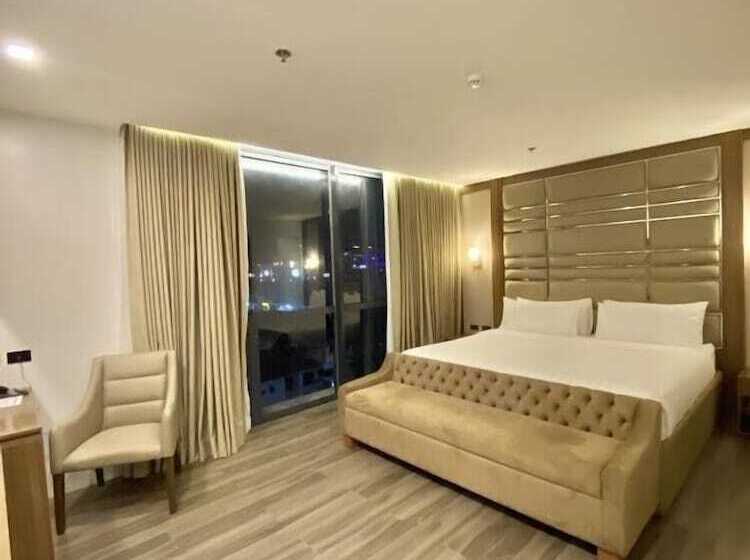 El Vistra Hotel Angeles