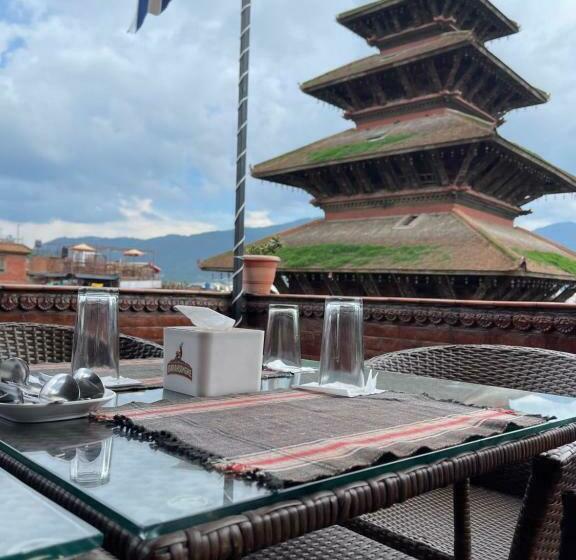 هتل Empire & Rooftop Restaurant