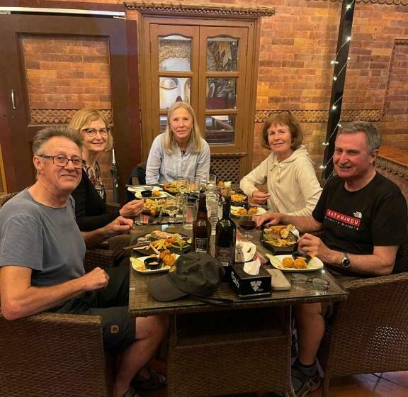 هتل Empire & Rooftop Restaurant