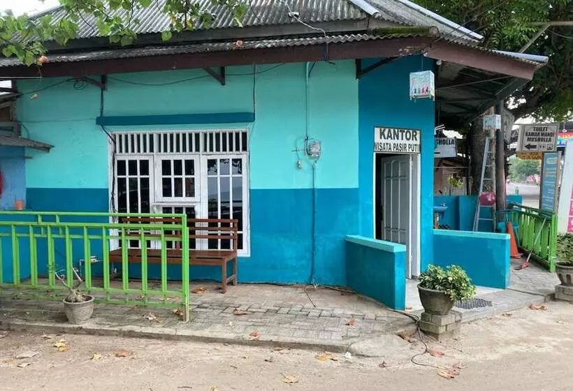 Hotelli Oyo Homes 91136 Desa Wisata Dalegan