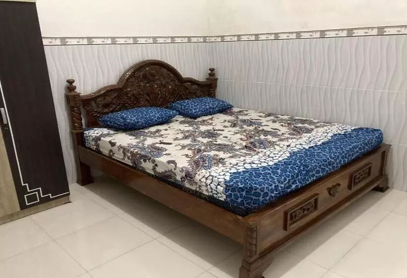 Hotelli Oyo Homes 91136 Desa Wisata Dalegan