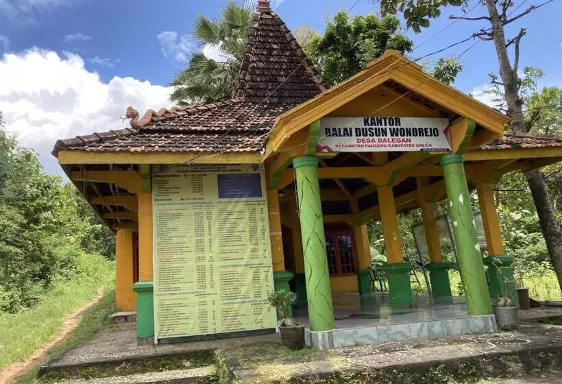 Hotelli Oyo Homes 91136 Desa Wisata Dalegan