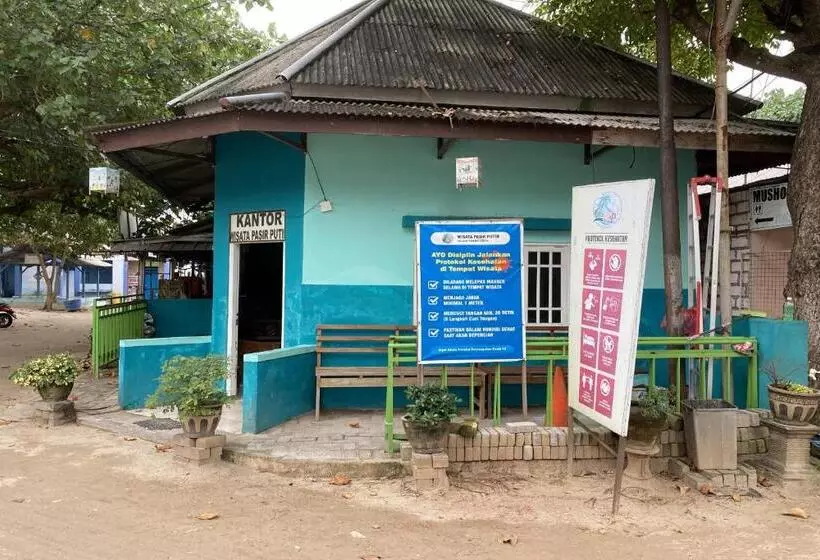 Hotelli Oyo Homes 91136 Desa Wisata Dalegan