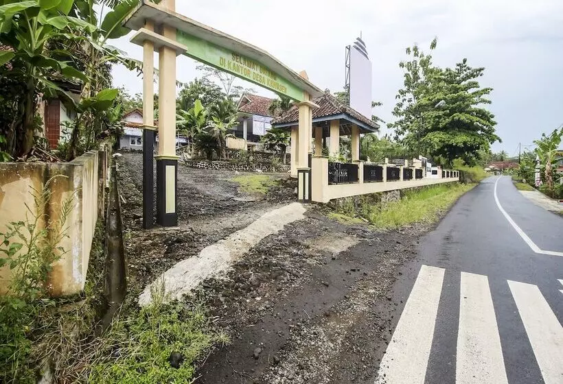 ホテル Oyo Homes 91153 Desa Wisata Kawasen