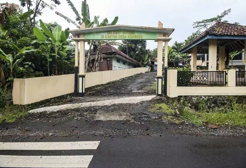 ホテル Oyo Homes 91153 Desa Wisata Kawasen