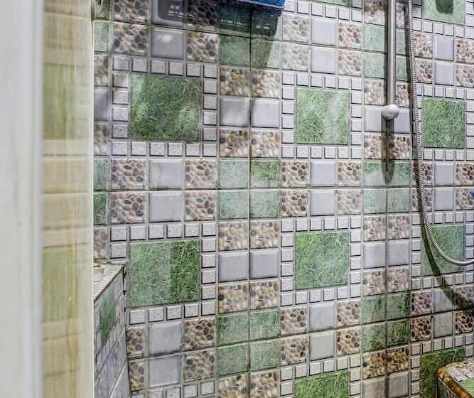 Hotel Oyo Homes 91153 Desa Wisata Kawasen