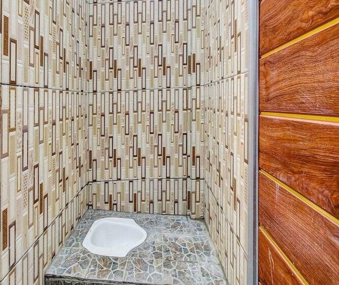 Hotel Oyo Homes 91153 Desa Wisata Kawasen