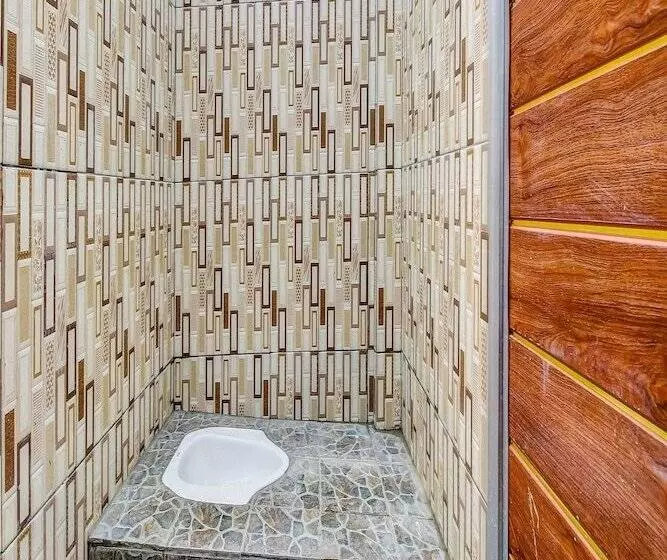 ホテル Oyo Homes 91153 Desa Wisata Kawasen