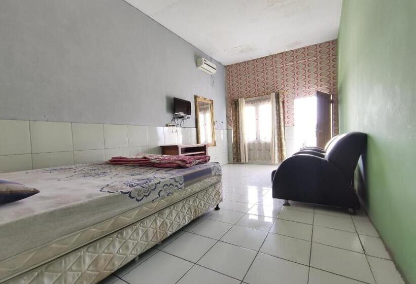 Spot On 91105 Hotel Salsabila