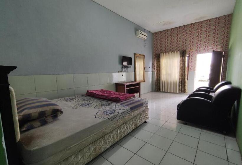 Spot On 91105 Hotel Salsabila