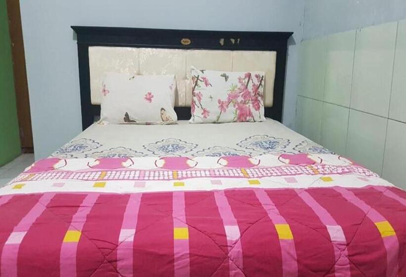 Spot On 91105 Hotel Salsabila