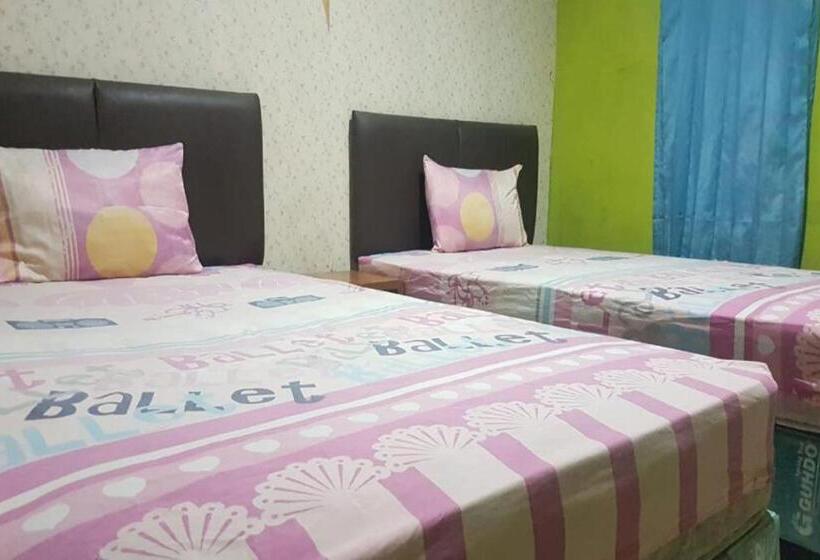 Spot On 91105 Hotel Salsabila